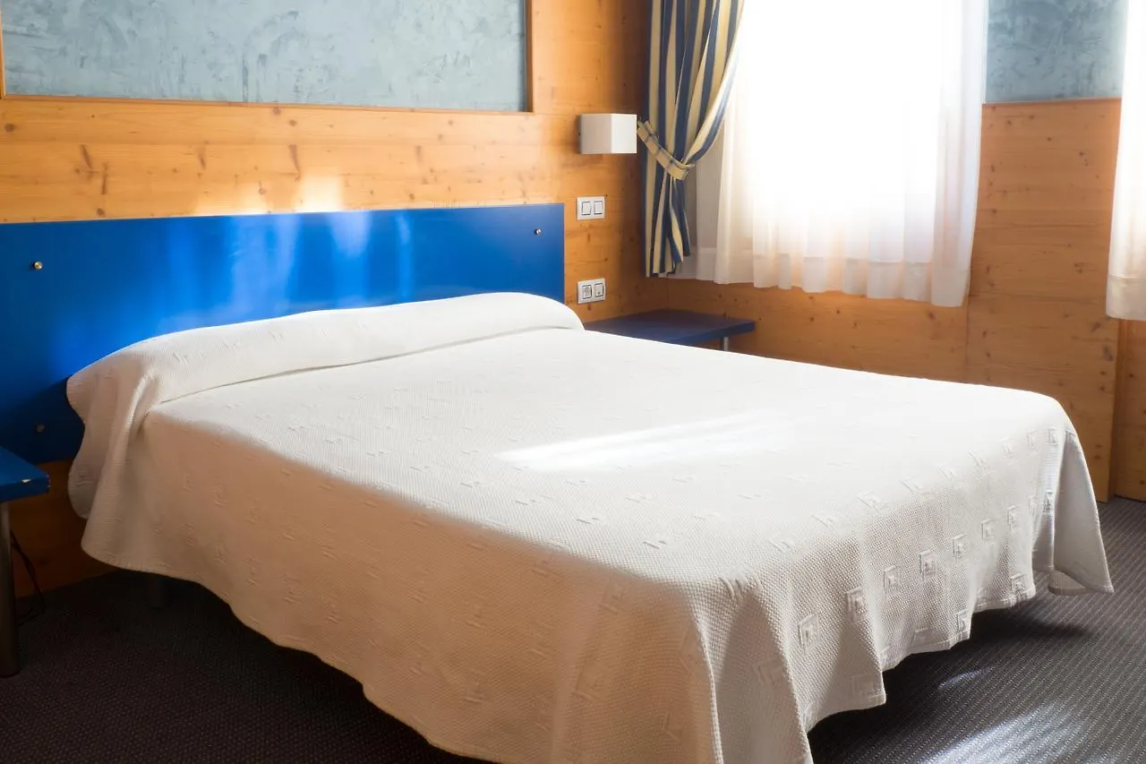 Hotel Bezana Lago سانتا كروز دي بيزانا