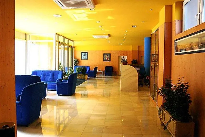 Hotel Bezana Lago سانتا كروز دي بيزانا