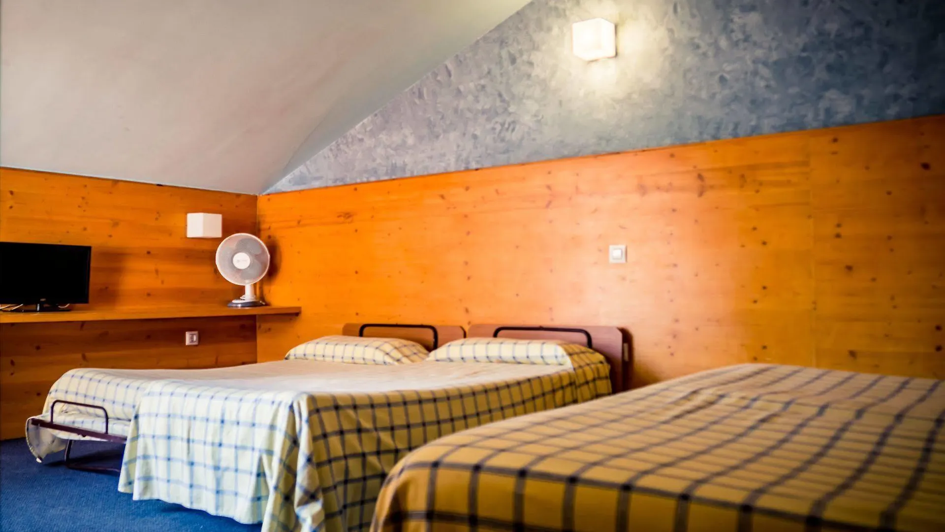 Hotel Bezana Lago سانتا كروز دي بيزانا