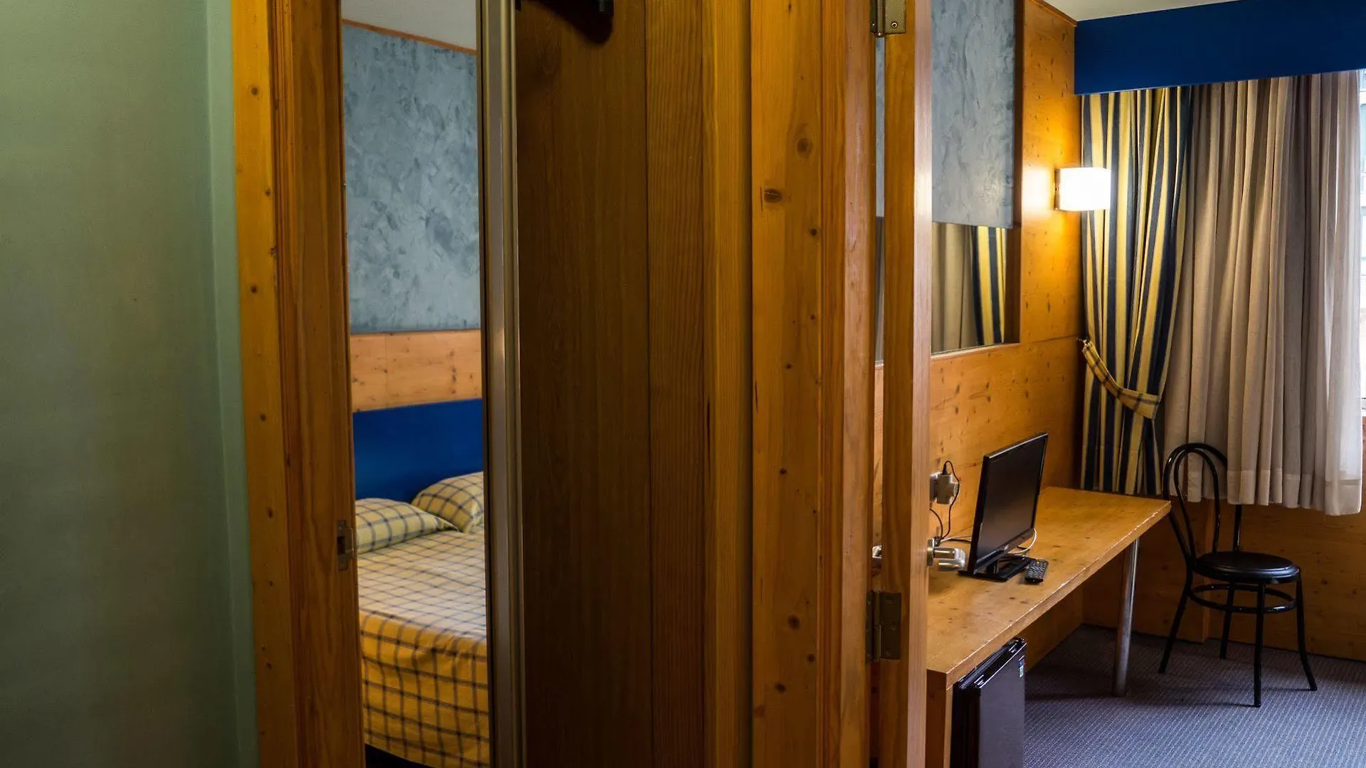 Hotel Bezana Lago سانتا كروز دي بيزانا
