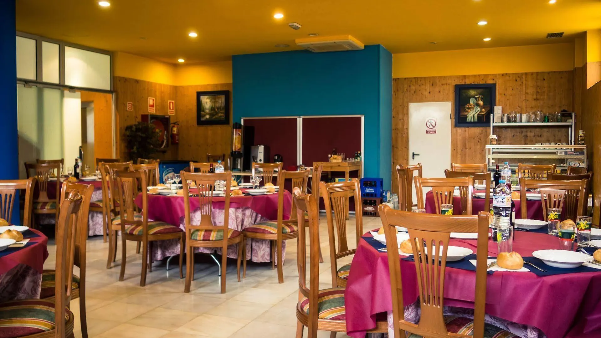Hotel Bezana Lago سانتا كروز دي بيزانا 3*,