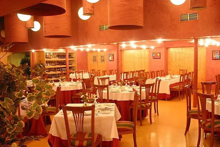 Hotel Bezana Lago سانتا كروز دي بيزانا 3*,