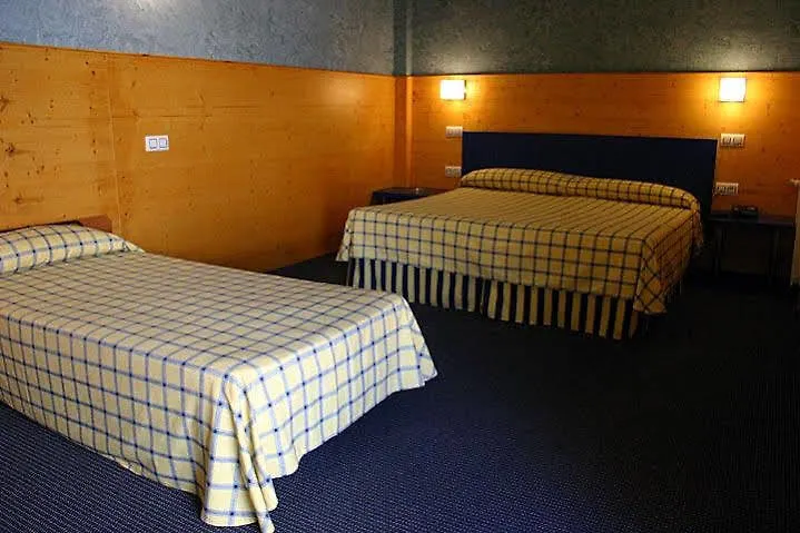 Hotel Bezana Lago سانتا كروز دي بيزانا